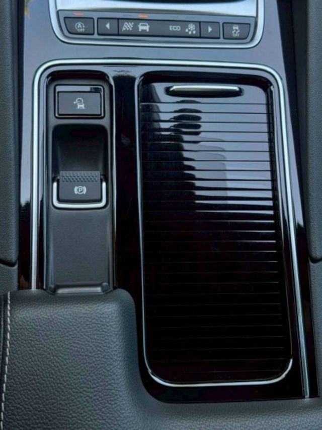 僅跑7萬 2018 F-PACE 3.0S  第14張相片