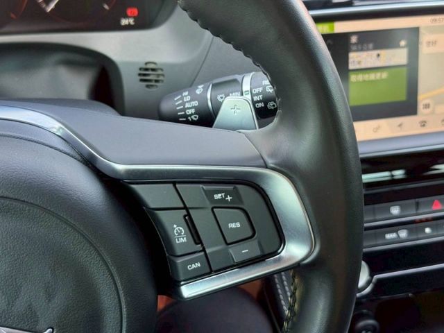 僅跑7萬 2018 F-PACE 3.0S  第19張相片
