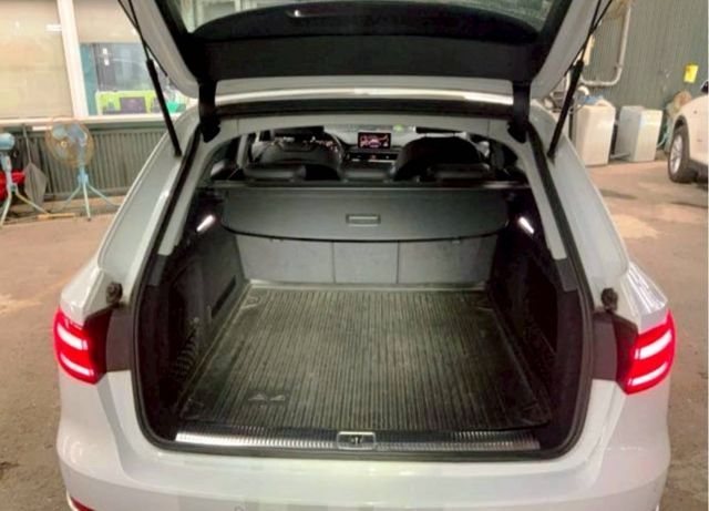 2018 VW 福斯 GOLF Variant 1.4T 四出排氣管 電動座椅 ACC跟車 加大卡鉗通風碟  第12張相片