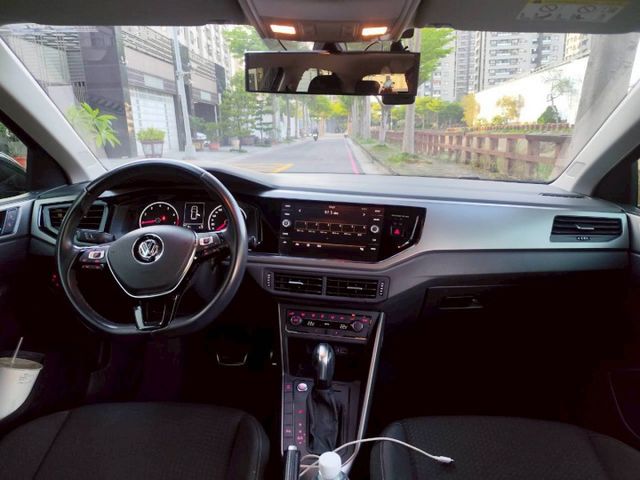 2019 GOLF 女用車  7萬多公里數 買車賣車找賢哥 優質實惠每台車0938720873  第13張相片