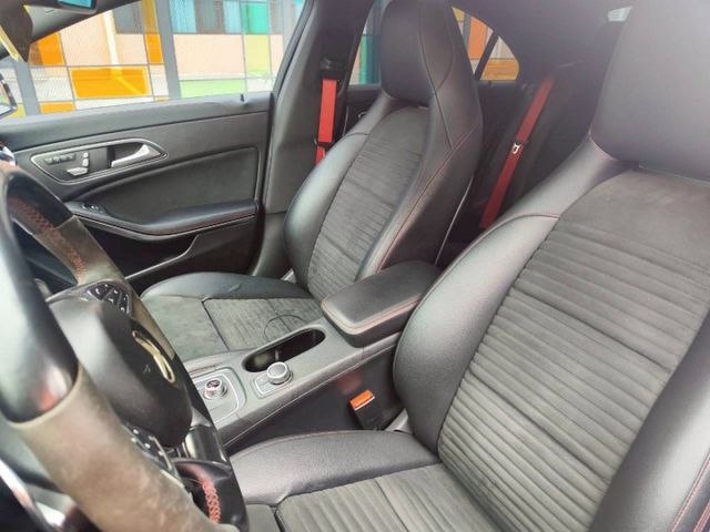 女用車 里程保證2016 賓士AMG CLA45  第9張相片