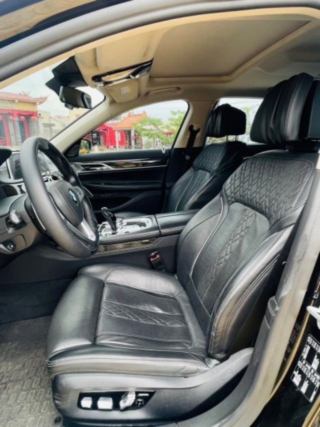 2017 BMW  740Li 小改款外觀 跟車系統 360環景 後座獨立空間  第7張相片