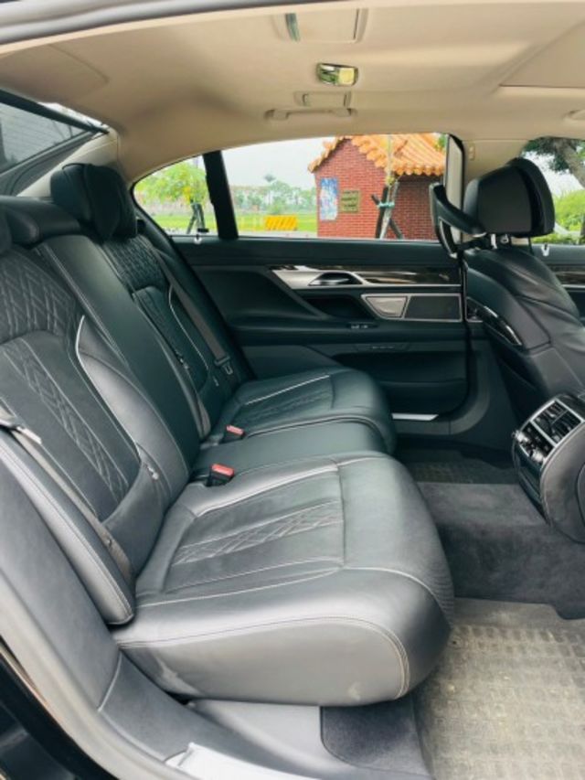2017 BMW  740Li 小改款外觀 跟車系統 360環景 後座獨立空間  第10張相片