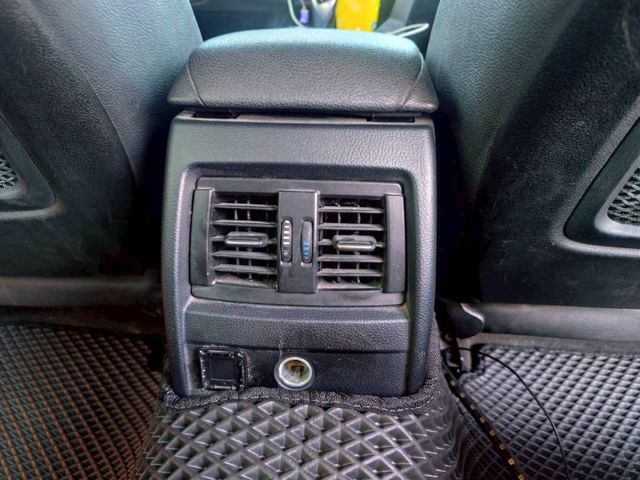2014 BMW 320I  M版 安卓主機 液晶儀表 前後加大卡鉗 19吋鋁圈電動椅  第12張相片