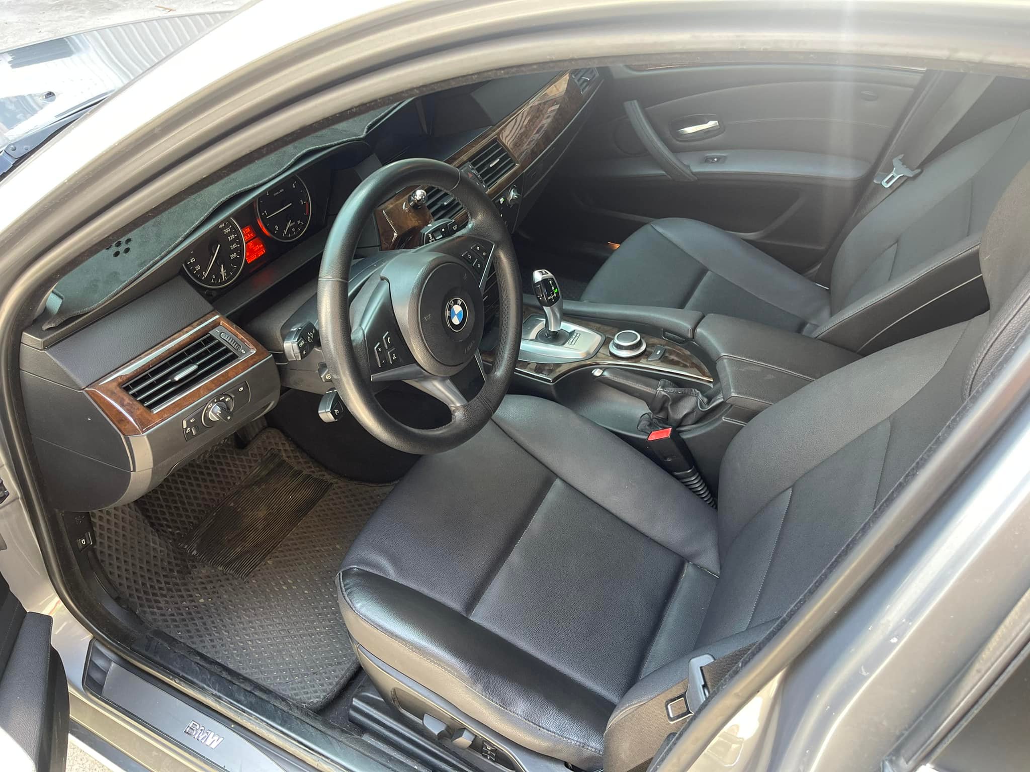 2008 BMW E60 520D 2.0柴油 售29.8萬 實車實價  第8張相片