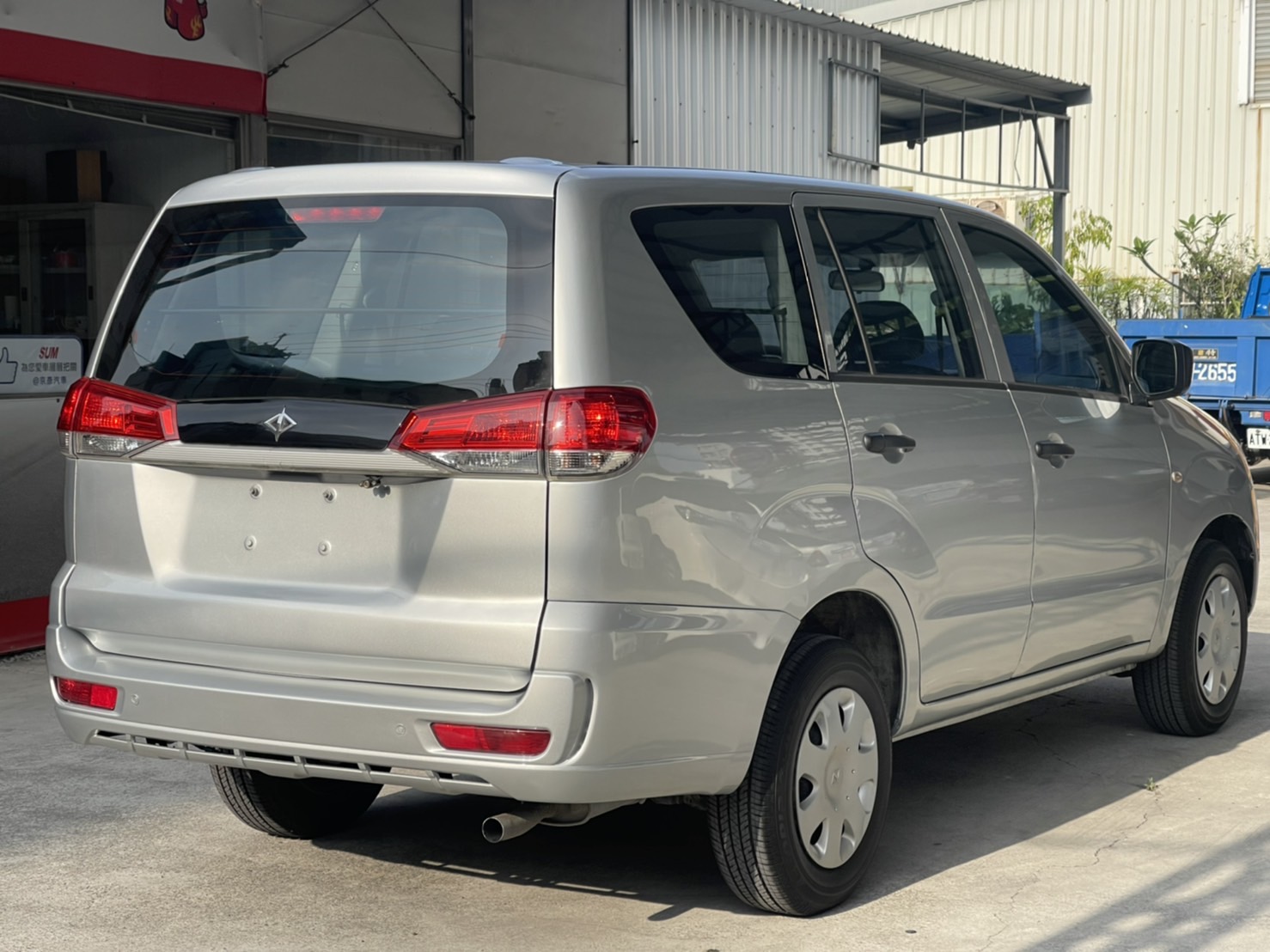 2017 ZINGER 2.4 賺錢車 售28萬  第2張相片