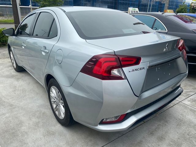 MITSUBISHI三菱 LANCER  第2張相片