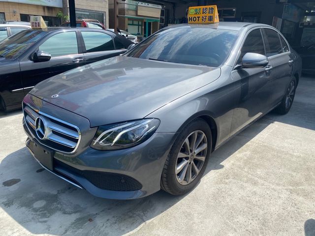 M-BENZ賓士 220E  第1張相片