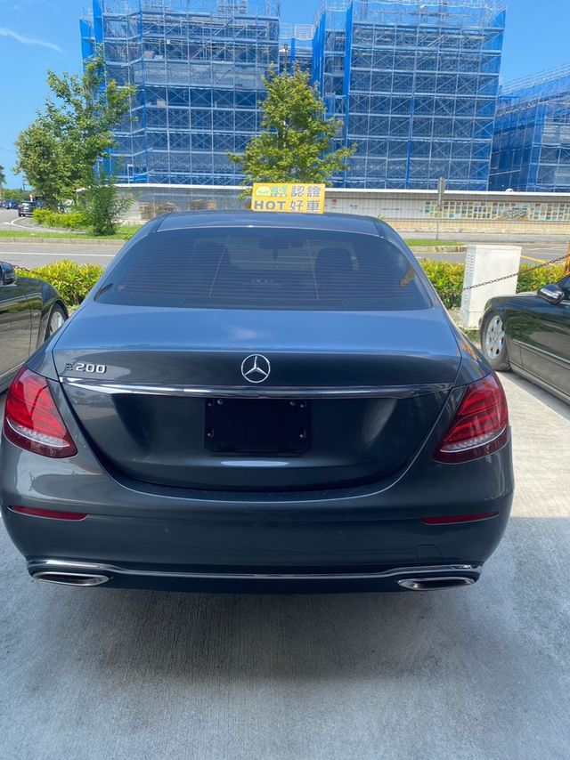 M-BENZ賓士 220E  第4張相片