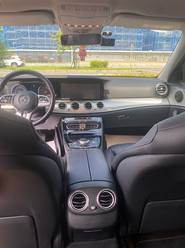 M-BENZ賓士 220E  第5張相片