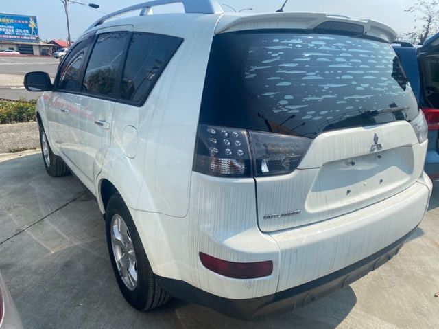 MITSUBISHI三菱 OUTLANDER  第7張相片