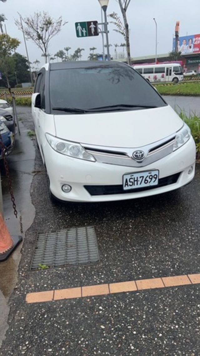 TOYOTA豐田 PREVIA  第3張相片