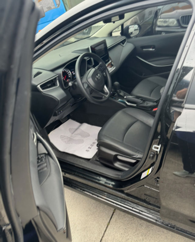 TOYOTA豐田 ALTIS  第3張相片