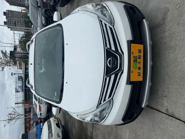 NISSAN日產 LIVINA  第1張相片