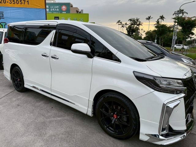 TOYOTA豐田 ALPHARD  第2張相片