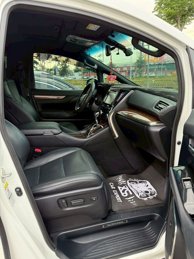 TOYOTA豐田 ALPHARD  第3張相片