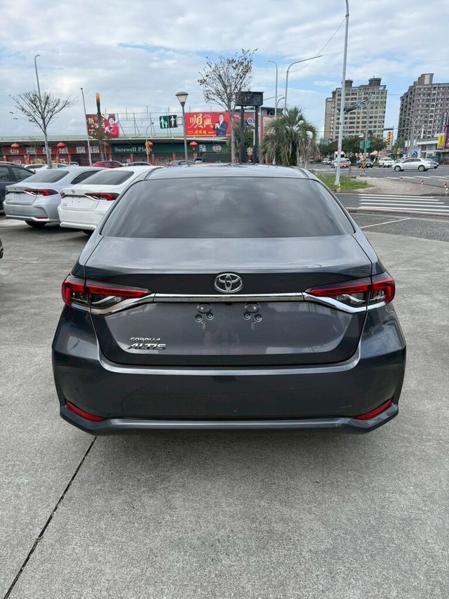 TOYOTA豐田 ALTIS  第4張相片