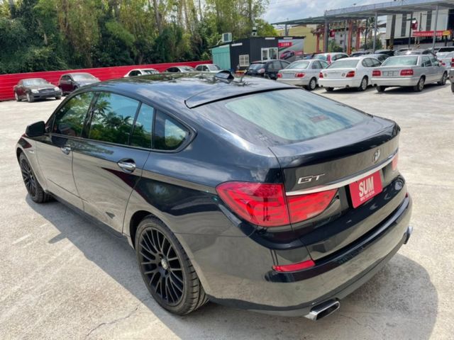 【預約賞車即享網路優惠價】4.4Turbo  盲點 分區溫控 中控螢幕 IKEY 電動椅 電尾門 全景天窗  吸門  第4張相片