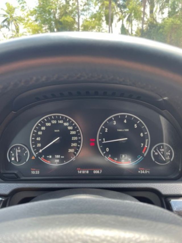 【預約賞車即享網路優惠價】4.4Turbo  盲點 分區溫控 中控螢幕 IKEY 電動椅 電尾門 全景天窗  吸門  第12張相片