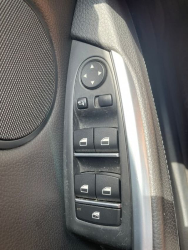 【預約賞車即享網路優惠價】4.4Turbo  盲點 分區溫控 中控螢幕 IKEY 電動椅 電尾門 全景天窗  吸門  第16張相片