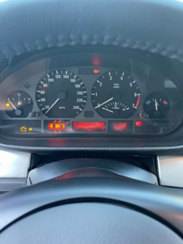 【預約賞車即享網路優惠價】小改款復古情懷 全車全版 經典車款 2.0大馬力 全車原汁原味 無惡操  第16張相片