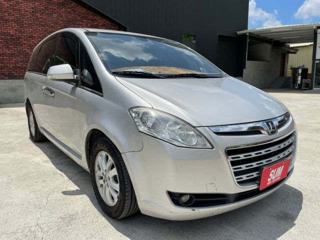 【預約賞車即享網路優惠價】2.2 TURBO 國產7人座 天窗 電動滑門 360環景  第3張相片
