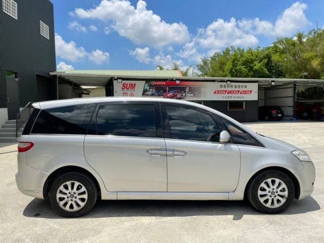 【預約賞車即享網路優惠價】2.2 TURBO 國產7人座 天窗 電動滑門 360環景  第4張相片