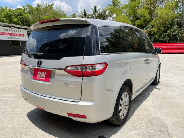 【預約賞車即享網路優惠價】2.2 TURBO 國產7人座 天窗 電動滑門 360環景  第5張相片