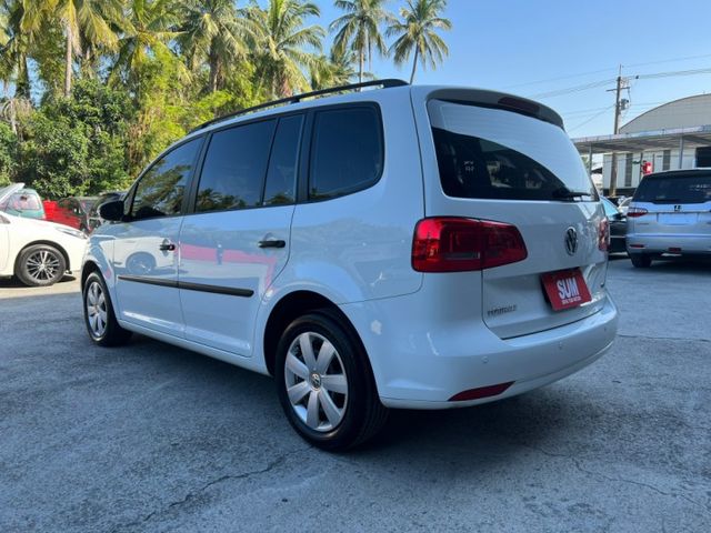 【預約賞車即享網路優惠價】1.6Turbo 7人座  分區溫控 中控螢幕  安全氣囊 ABS 後出風口  第6張相片