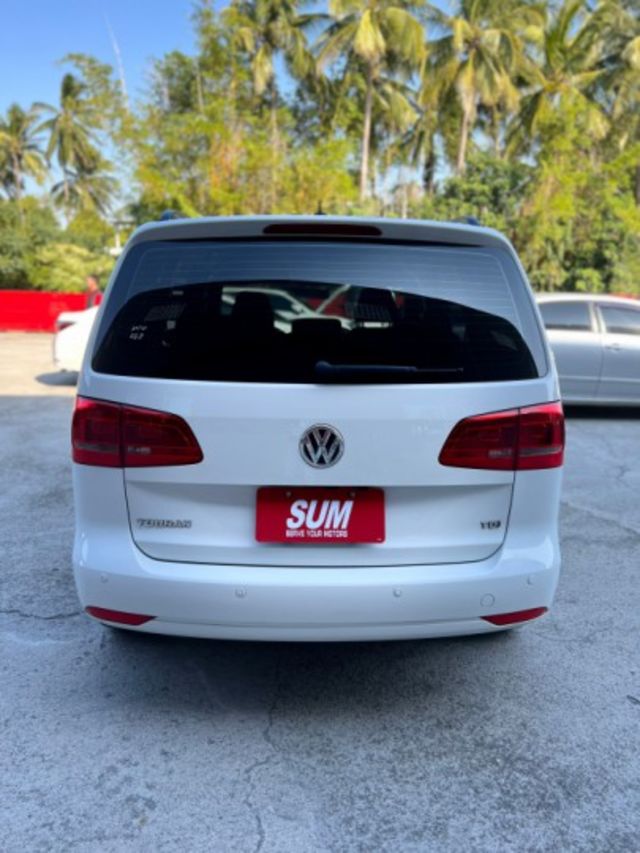 【預約賞車即享網路優惠價】1.6Turbo 7人座  分區溫控 中控螢幕  安全氣囊 ABS 後出風口  第7張相片
