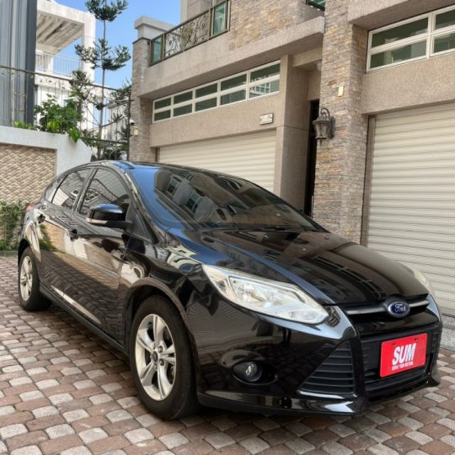 【預約賞車即享網路優惠價】1.6 5D時尚版 方向盤快控鍵 恆溫空調  第3張相片