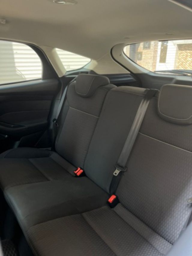 【預約賞車即享網路優惠價】1.6 5D時尚版 方向盤快控鍵 恆溫空調  第11張相片