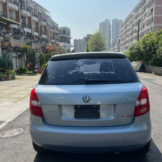 【預約賞車即享網路優惠價】1.6 小資代步車 德系安全性 練車 買菜 都適合  第4張相片
