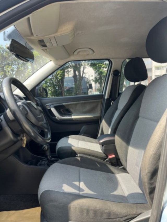 【預約賞車即享網路優惠價】1.6 小資代步車 德系安全性 練車 買菜 都適合  第7張相片