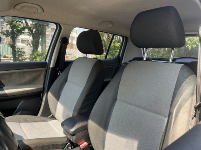 【預約賞車即享網路優惠價】1.6 小資代步車 德系安全性 練車 買菜 都適合  第8張相片