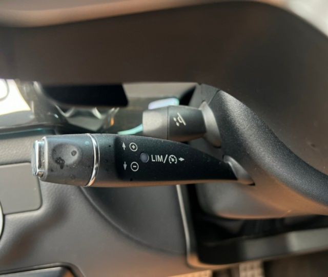 【預約賞車即享網路優惠價】3.5 BlueEFFICIENCY 電動尾門 電動座椅 摸門解鎖 iKEY 導航 倒車顯影  第17張相片