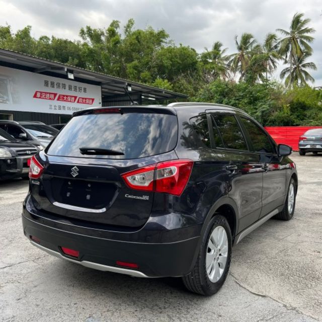 【預約賞車即享網路優惠價】1.6 GL PLUS 倒車顯影 一鍵啟動 胎壓偵測 衛星導航  第7張相片