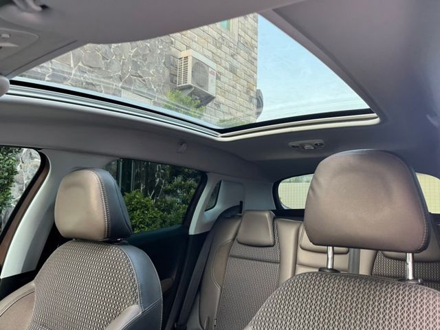 【預約賞車即享網路優惠價】1.6 VTI 電動天窗 法系獅子 喜歡有需要的朋友不要錯過  第4張相片