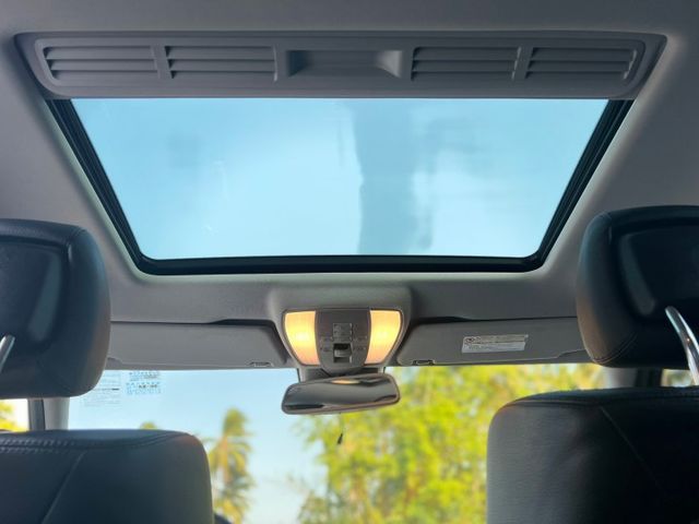 【預約賞車即享網路優惠價】3.0 老闆坐駕 電動天窗 電動座椅 定速 恆溫空調  第16張相片