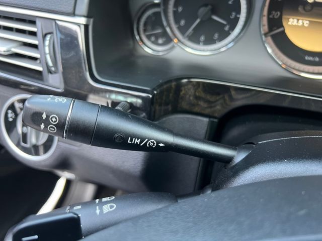 【預約賞車即享網路優惠價】3.0 老闆坐駕 電動天窗 電動座椅 定速 恆溫空調  第18張相片
