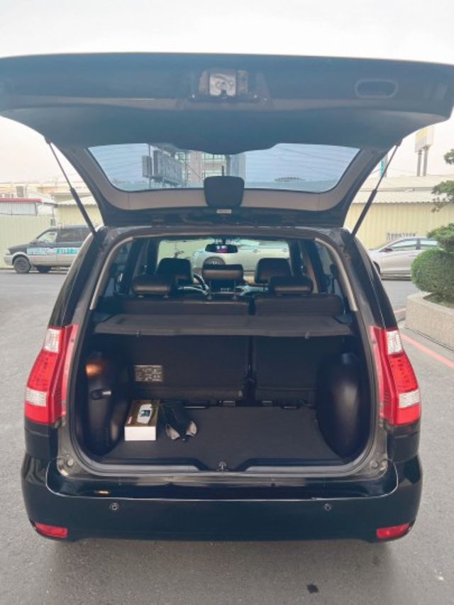 【預約賞車即享網路優惠價】1.6 GLD-S 全車氣氛佳 無待修 車況好 內外裝極新 冷氣很涼 有倒車顯影  第5張相片