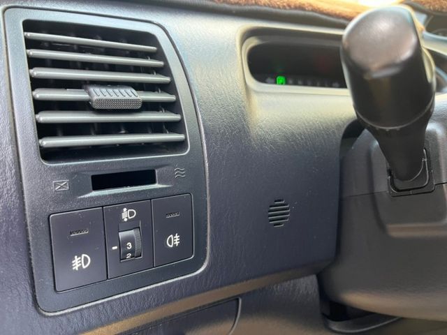 【預約賞車即享網路優惠價】1.6 GLD-S 全車氣氛佳 無待修 車況好 內外裝極新 冷氣很涼 有倒車顯影  第7張相片