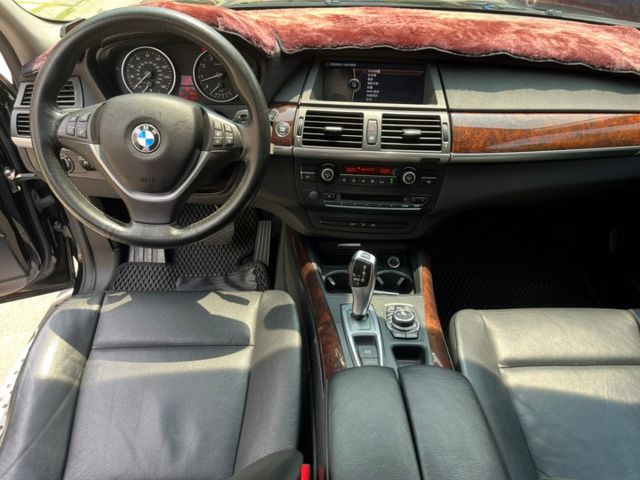 【預約賞車即享網路優惠價】3.0 XDRIVE 35I 電動座椅 倒車顯影 電動天窗  第9張相片