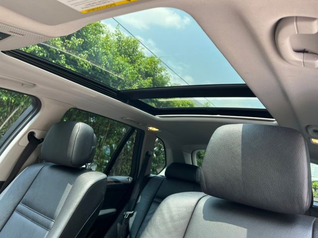 【預約賞車即享網路優惠價】3.0 XDRIVE 35I 電動座椅 倒車顯影 電動天窗  第14張相片
