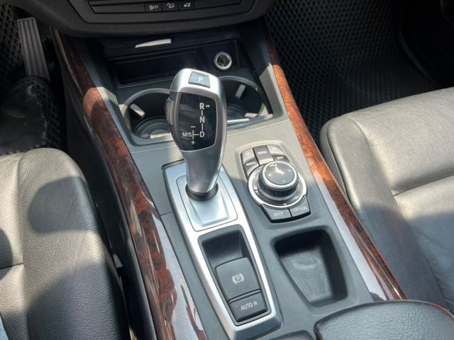 【預約賞車即享網路優惠價】3.0 XDRIVE 35I 電動座椅 倒車顯影 電動天窗  第17張相片