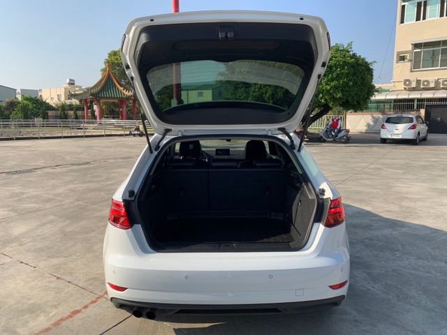 【預約賞車即享網路優惠價】35 TFSI Premium Plus ACC主動式巡航 盲點偵測 電動座椅  第9張相片