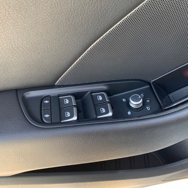 【預約賞車即享網路優惠價】35 TFSI Premium Plus ACC主動式巡航 盲點偵測 電動座椅  第18張相片
