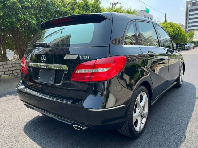 【預約賞車即享網路優惠價】1.8 CDI W246 電動座椅 換檔撥片 全景天窗 定速  第4張相片