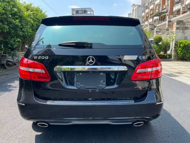 【預約賞車即享網路優惠價】1.8 CDI W246 電動座椅 換檔撥片 全景天窗 定速  第5張相片