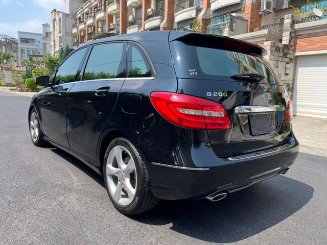 【預約賞車即享網路優惠價】1.8 CDI W246 電動座椅 換檔撥片 全景天窗 定速  第6張相片